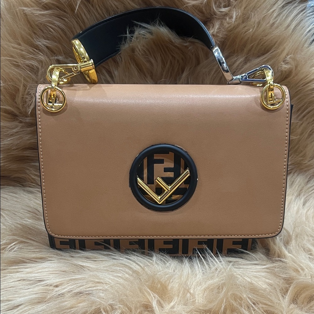 Pre-loved 💕Authentic Fendi Black and Tan Embossed Leather Century F is Fendi Kan - Picture 5 of 17